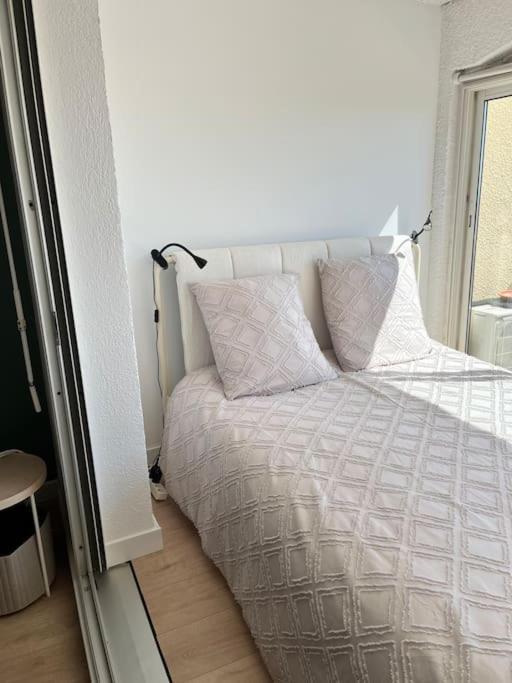 Studio Vue Mer Avec Piscine Et Terrain De Tennis Sausset-les-Pins Exteriér fotografie