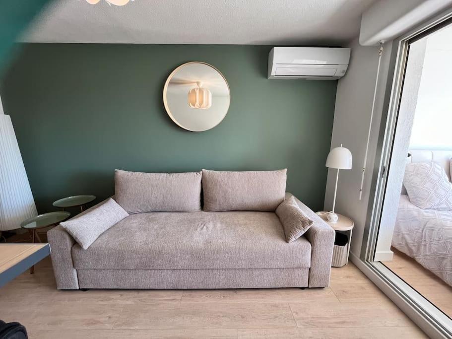 Studio Vue Mer Avec Piscine Et Terrain De Tennis Sausset-les-Pins Exteriér fotografie
