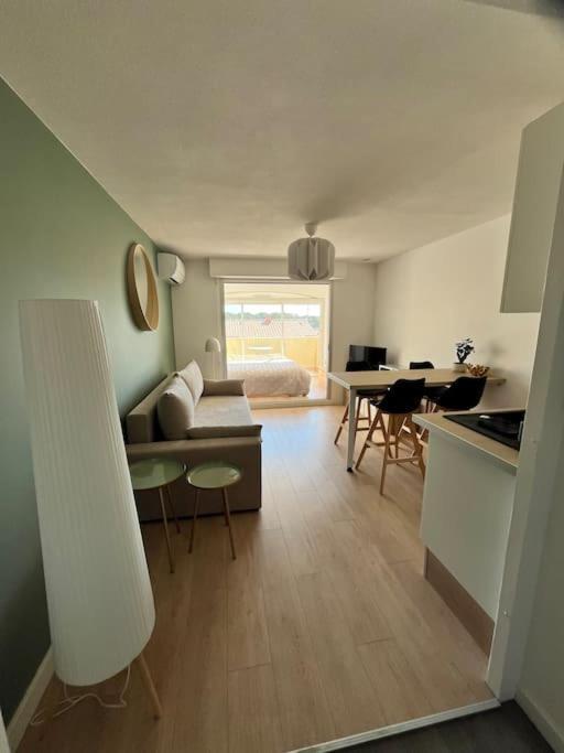 Studio Vue Mer Avec Piscine Et Terrain De Tennis Sausset-les-Pins Exteriér fotografie